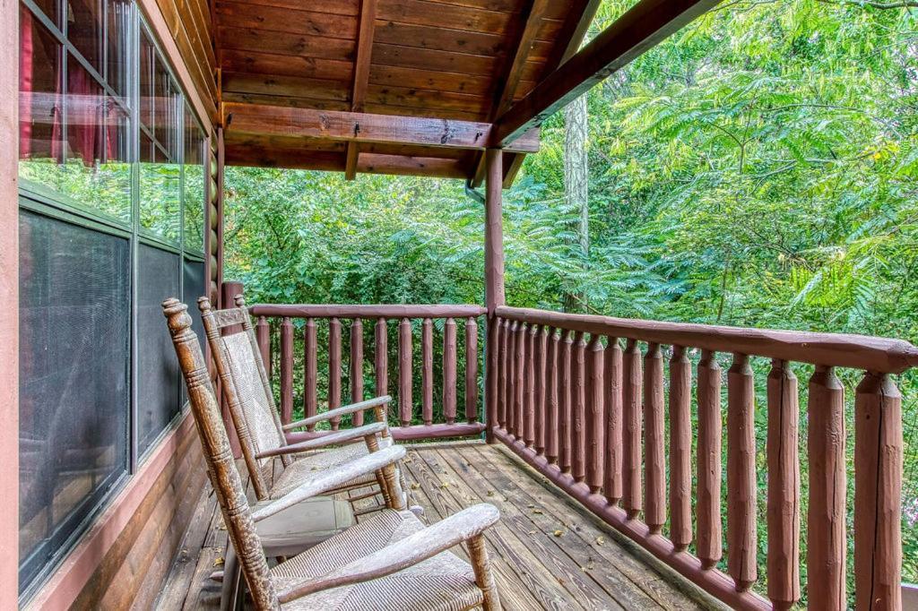 Always Kiss Me Goodnight- Hot Tub, You Get 1089 Of Free Area Attraction Tickets For Each Paid Day! Pigeon Forge Exterior foto