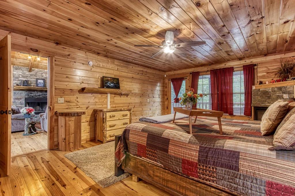 Always Kiss Me Goodnight- Hot Tub, You Get 1089 Of Free Area Attraction Tickets For Each Paid Day! Pigeon Forge Exterior foto
