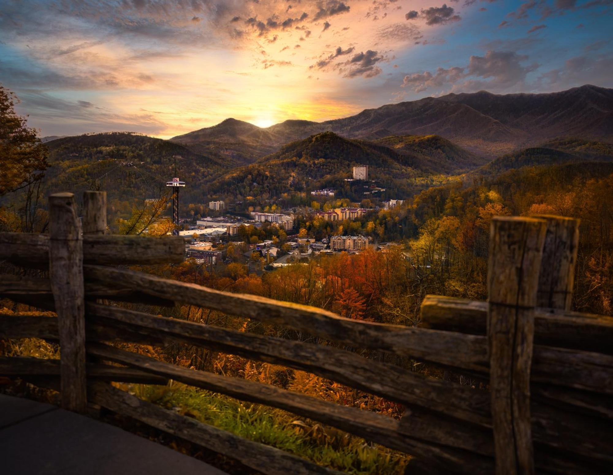 Always Kiss Me Goodnight- Hot Tub, You Get 1089 Of Free Area Attraction Tickets For Each Paid Day! Pigeon Forge Exterior foto